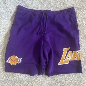 Los Angeles Lakers Mitchell and Ness Shorts size Small
